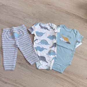 Carter’s 3 pieces set